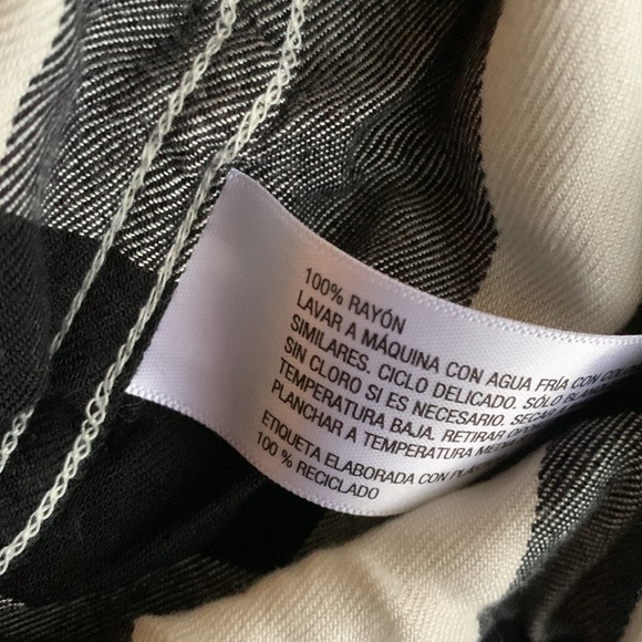 Universal Thread Long Sleeve Black & White Plaid‎ Button Down Small festive - Picture 4 of 4